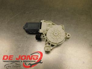 Gebruikte Portierruitmotor Mercedes CLA (118.3) 1.3 CLA-180 Turbo 16V Prijs € 49,99 Margeregeling aangeboden door Autodemontagebedrijf de Jong