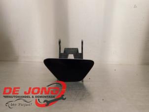 Gebruikte Afdekkap koplampsproeier rechts BMW 5 serie Touring (F11) M550d xDrive 24V Prijs € 15,00 Margeregeling aangeboden door Autodemontagebedrijf de Jong