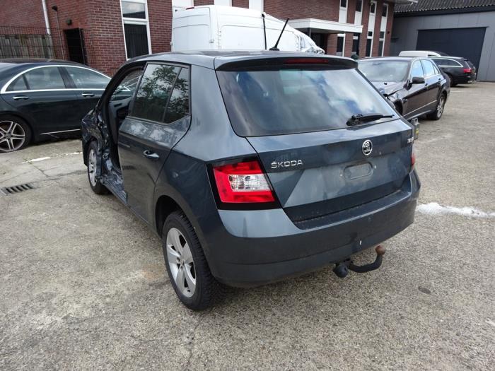 Baklucka från en Skoda Fabia III (NJ3) 1.2 TSI 16V 2017
