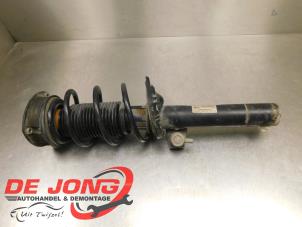 Begagnade Stötdämparstång, vänster fram Skoda Superb Combi (3V5) 1.6 TDI Pris € 74,99 Marginaltabell erbjuds av Autodemontagebedrijf de Jong