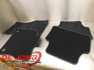 Gebruikte Vloerbedekking Volkswagen Golf VIII Variant (GC5) 2.0 TDI BlueMotion 16V Prijs € 120,99 Inclusief btw aangeboden door Autodemontagebedrijf de Jong