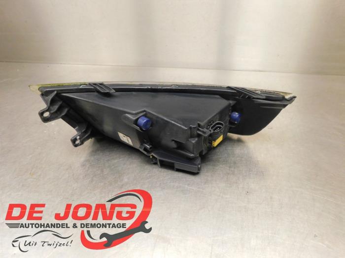 Dimljus, vänster fram från en Skoda Fabia III (NJ3) 1.2 TSI 16V 2017