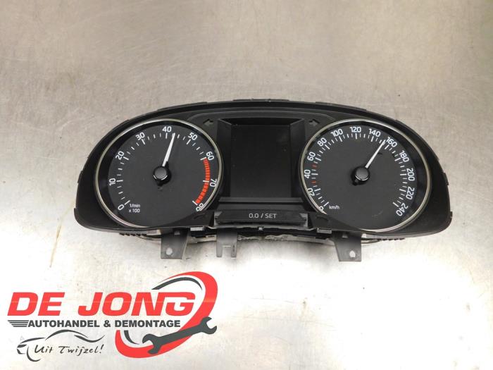 Vägmätare KM från en Skoda Fabia III (NJ3) 1.2 TSI 16V 2017