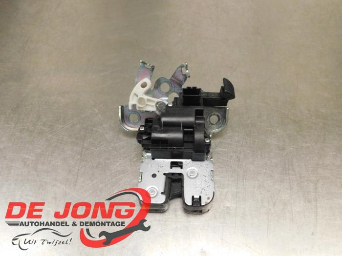 Låsmekanism, baklucka från en Skoda Fabia III (NJ3) 1.2 TSI 16V 2017