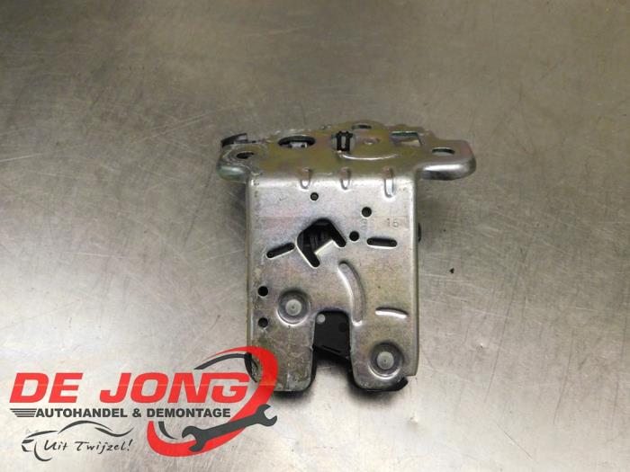 Låsmekanism, baklucka från en Skoda Fabia III (NJ3) 1.2 TSI 16V 2017