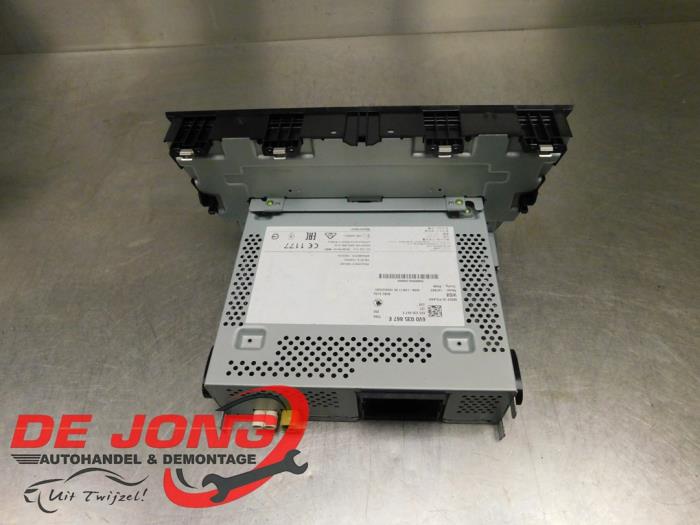 Radio från en Skoda Fabia III (NJ3) 1.2 TSI 16V 2017