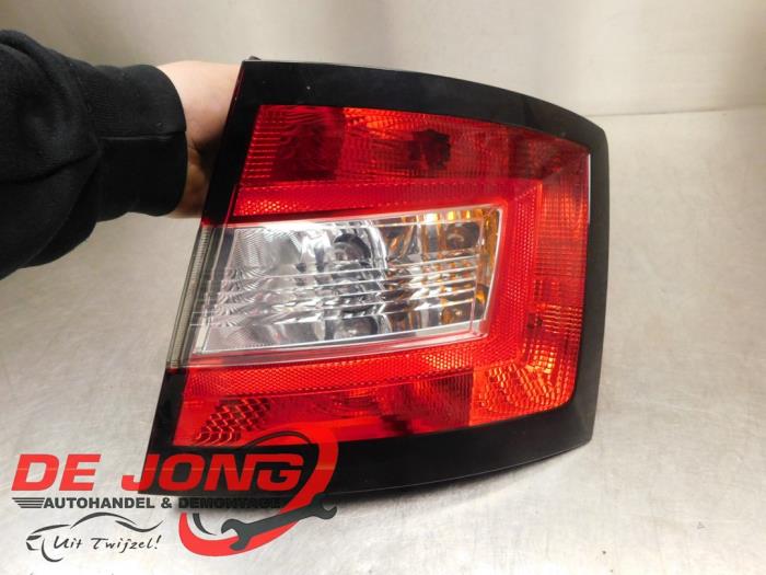 Baklykta, höger från en Skoda Fabia III (NJ3) 1.2 TSI 16V 2017