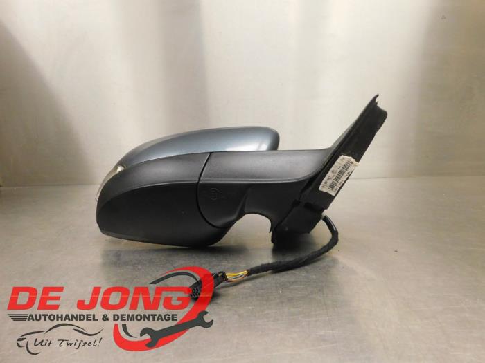 Skärmspegel, höger från en Skoda Fabia III (NJ3) 1.2 TSI 16V 2017