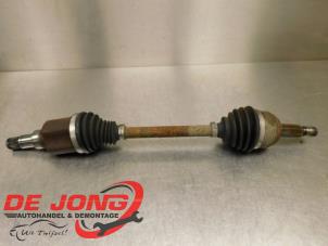 Gebruikte Aandrijfas links-voor Ford Transit Courier 1.0 Ti-VCT EcoBoost 12V Prijs € 79,25 Margeregeling aangeboden door Autodemontagebedrijf de Jong