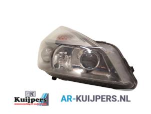 Begagnade Strålkastare, höger Renault Espace (JK) 3.5 V6 24V Pris € 60,00 Marginaltabell erbjuds av Autorecycling Kuijpers