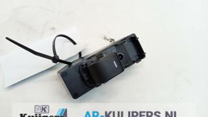 Gebruikte Ruit schakelaar elektrisch Mazda CX-5 I (KE,GH) 2.2 SkyActiv-D 150 16V 2WD Prijs € 25,00 Margeregeling aangeboden door Autorecycling Kuijpers