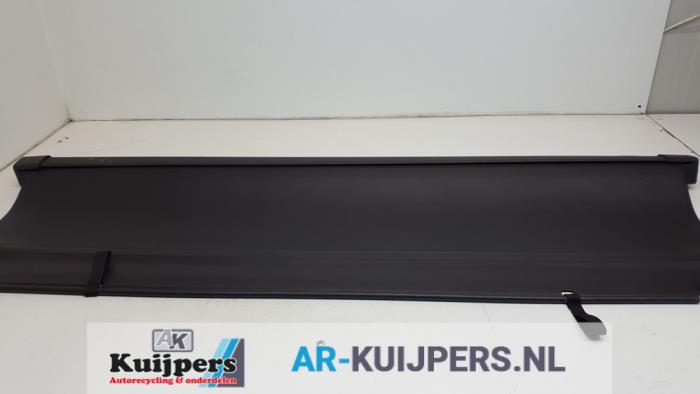 Skydd, bagageutrymme från en Peugeot 807 2.2 HDiF 16V 2003