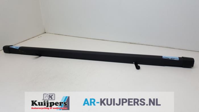 Skydd, bagageutrymme från en Peugeot 807 2.2 HDiF 16V 2003