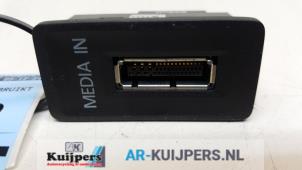 Gebruikte Multimedia aansluiting Volkswagen Golf Sportsvan (AUVS) 1.2 TSI 16V BlueMOTION Prijs € 15,00 Margeregeling aangeboden door Autorecycling Kuijpers