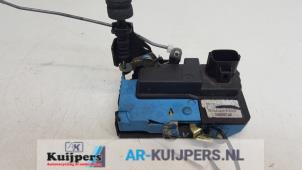 Gebruikte Deurslot Mechaniek 4Deurs links-voor Volvo V70 (SW) 2.4 D5 20V Prijs € 19,00 Margeregeling aangeboden door Autorecycling Kuijpers