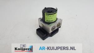 Begagnade ABS-pump Hyundai Coupe 2.0i 16V CVVT Pris € 75,00 Marginaltabell erbjuds av Autorecycling Kuijpers