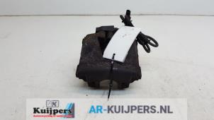 Gebruikte Remklauw (Tang) links-voor Mercedes SLK (R170) 2.0 200 16V Prijs € 30,00 Margeregeling aangeboden door Autorecycling Kuijpers
