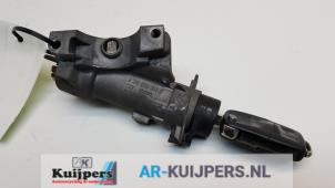 Gebruikte Kontaktslot + Sleutel Volkswagen Transporter/Caravelle T5 2.5 TDi Prijs € 29,00 Margeregeling aangeboden door Autorecycling Kuijpers