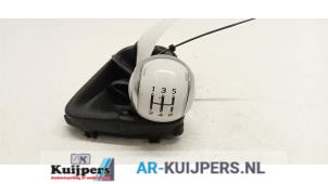 Begagnade Växelspaksknopp Citroen DS3 (SA) 1.6 e-HDi Pris € 35,00 Marginaltabell erbjuds av Autorecycling Kuijpers