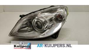 Begagnade Strålkastare, vänster Mercedes B (W245) 1.5 B-150 16V Pris € 260,00 Marginaltabell erbjuds av Autorecycling Kuijpers