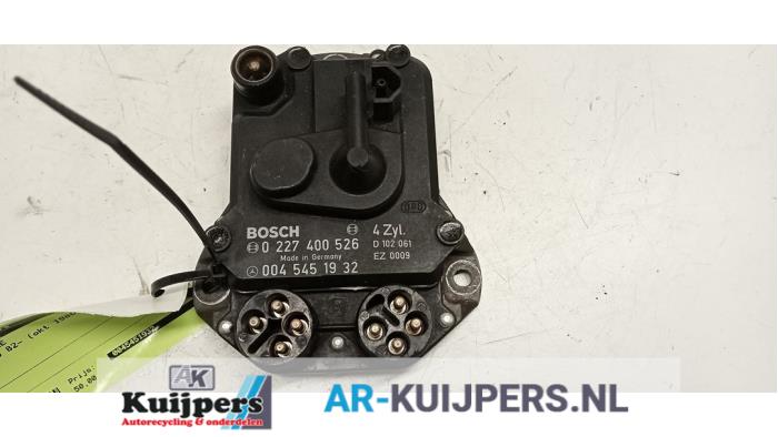 Tändningsmodul från en Mercedes-Benz 190 (W201) 2.0 E Kat. 1986