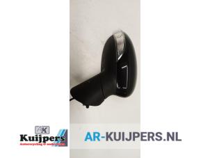 Używane Lusterko zewnetrzne prawe Ford B-Max (JK8) 1.0 EcoBoost 12V 100 Cena € 80,00 Procedura marży oferowane przez Autorecycling Kuijpers