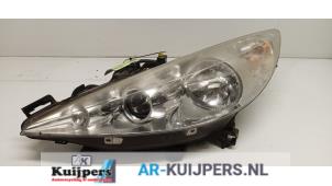 Gebruikte Koplamp links Peugeot 207 CC (WB) 1.6 16V Prijs € 65,00 Margeregeling aangeboden door Autorecycling Kuijpers