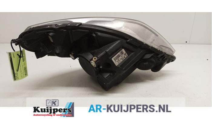 Strålkastare, vänster från en Suzuki Splash  2011