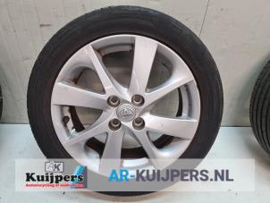 Begagnade Hjul + däck Toyota Yaris III (P13) 1.5 16V Hybrid Pris € 100,00 Marginaltabell erbjuds av Autorecycling Kuijpers