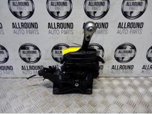 Używane Dzwignia zmiany biegów Nissan Qashqai (J10) Cena € 50,00 Procedura marży oferowane przez AllroundCarParts