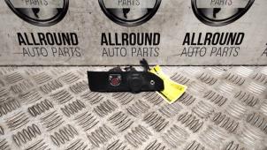 Begagnade 12-volts-anslutning Peugeot Expert (V1/VA/VB/VE/VF/VT/VY) Pris € 20,00 Marginaltabell erbjuds av AllroundCarParts