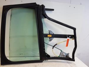 Begagnade Fönstermekanism för bakre dörr, 4-dörrars, höger Audi A2 (8Z0) 1.4 TDI Pris € 75,00 Marginaltabell erbjuds av Autodemontagebedrijf Smit