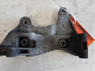 Begagnade Undre fäste, generator Audi A2 (8Z0) 1.4 TDI Pris € 25,00 Marginaltabell erbjuds av Autodemontagebedrijf Smit