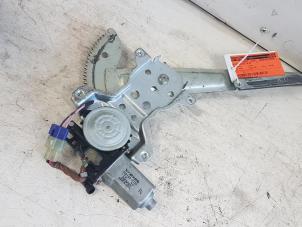 Gebruikte Ruitmechaniek 4Deurs rechts-voor Daihatsu Gran Move 1.6 16V Prijs € 40,00 Margeregeling aangeboden door Autodemontagebedrijf Smit