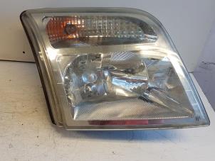 Gebruikte Koplamp rechts Ford Connect Prijs € 25,00 Margeregeling aangeboden door Autodemontagebedrijf Smit