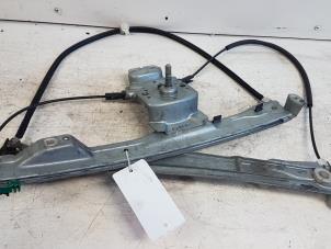 Gebruikte Ruitmechaniek 2Deurs links-voor Renault Clio Prijs € 25,00 Margeregeling aangeboden door Autodemontagebedrijf Smit