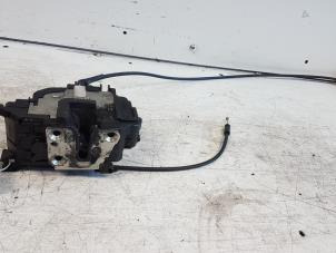 Gebruikte Deurslot Mechaniek 2Deurs rechts Renault Clio Prijs € 25,00 Margeregeling aangeboden door Autodemontagebedrijf Smit