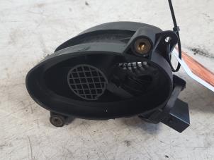 Begagnade Luftmassemätare BMW 3 serie (E46/4) 320d 16V Pris € 10,00 Marginaltabell erbjuds av Autodemontagebedrijf Smit