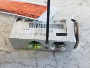 Gebruikte Expansieklep airco Renault Twingo II (CN) 1.2 Prijs € 45,00 Margeregeling aangeboden door Autodemontagebedrijf Smit