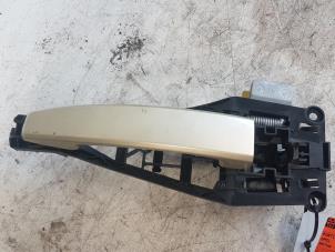 Gebruikte Deurgreep 2Deurs links Opel Astra H GTC (L08) 1.4 16V Twinport Prijs € 25,00 Margeregeling aangeboden door Autodemontagebedrijf Smit