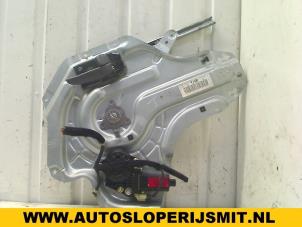 Begagnade Fönstermekanism för bakre dörr, 4-dörrars, höger Hyundai Lantra/Elantra II 2.0i GLS 16V Pris på förfrågan erbjuds av Autodemontagebedrijf Smit
