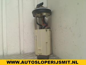 Używane Mechaniczna pompa paliwa Alfa Romeo 146 (930B) 1.4 Twin Spark 16V Cena € 10,00 Procedura marży oferowane przez Autodemontagebedrijf Smit