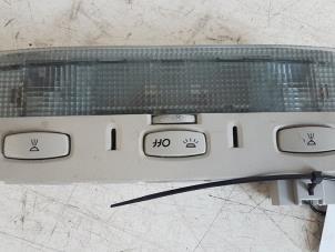 Begagnade Innerbelysning, fram Renault Laguna II Grandtour (KG) 2.0 16V Pris € 25,00 Marginaltabell erbjuds av Autodemontagebedrijf Smit