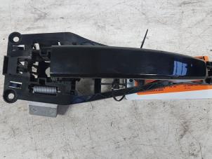 Gebruikte Deurgreep 2Deurs links Opel Astra H GTC (L08) 1.4 16V Twinport Prijs € 25,00 Margeregeling aangeboden door Autodemontagebedrijf Smit