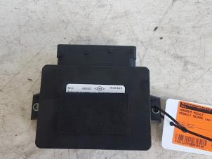 Gebruikte Handrem Module Renault Megane III Coupe (DZ) 1.6 16V Prijs € 90,00 Margeregeling aangeboden door Autodemontagebedrijf Smit