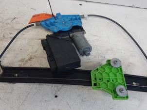 Gebruikte Ruitmechaniek 4Deurs links-achter Audi A4 Avant (B6) 2.5 TDI 155 24V Prijs € 35,00 Margeregeling aangeboden door Autodemontagebedrijf Smit