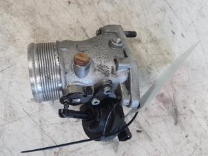 Gebruikte Gasklephuis Audi A4 Avant (B6) 2.5 TDI 155 24V Prijs € 25,00 Margeregeling aangeboden door Autodemontagebedrijf Smit