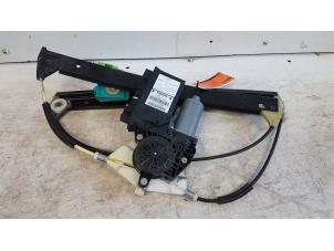 Begagnade Fönstermekanism, 4-dörrars, höger fram Audi A2 (8Z0) Pris € 30,00 Marginaltabell erbjuds av Autodemontagebedrijf Smit