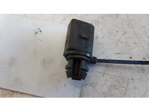 Begagnade Utetemperatursensor Audi A2 (8Z0) Pris € 10,00 Marginaltabell erbjuds av Autodemontagebedrijf Smit