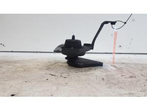 Begagnade Fäste, växellåda Citroen C4 Coupé (LA) 1.6 16V Pris € 20,00 Marginaltabell erbjuds av Autodemontagebedrijf Smit